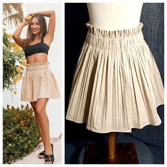 Lulu’s NWT Can't Forget You Tan Pleated Mini Skirt Size Small - Picture 1 of 9